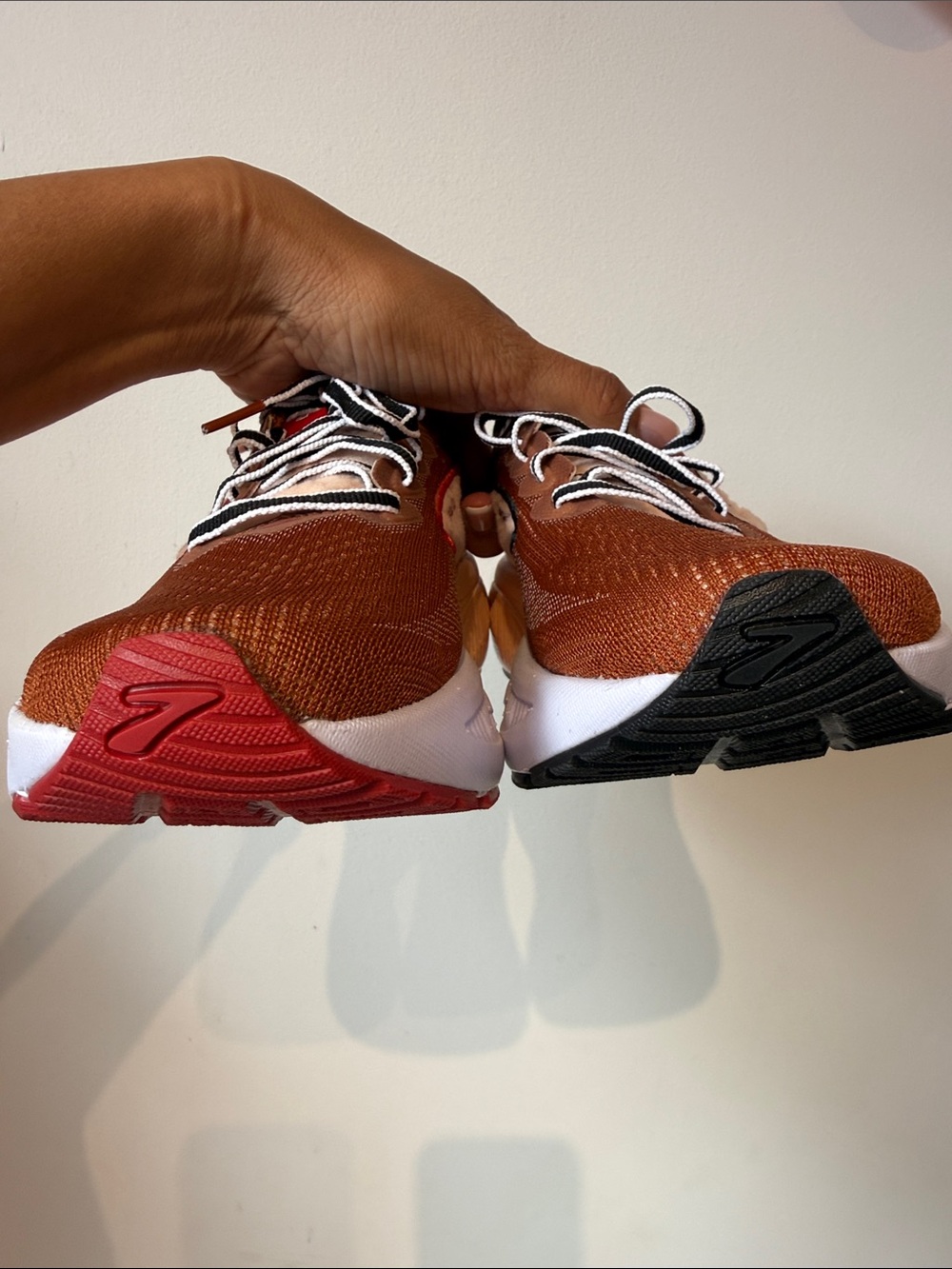 Brooks run Disney chip n dale sneakers size 7 - Picture 8 of 10